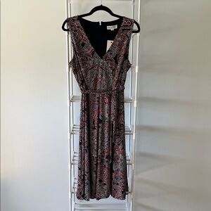 Sleeveless V-Neck Paisley Midi Dress in Dark Navy and Red Size 14